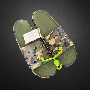 💚NWT💚 CROCS Classic Camouflage Slide Green Camo